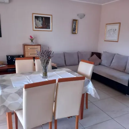 Apartment Dragica *